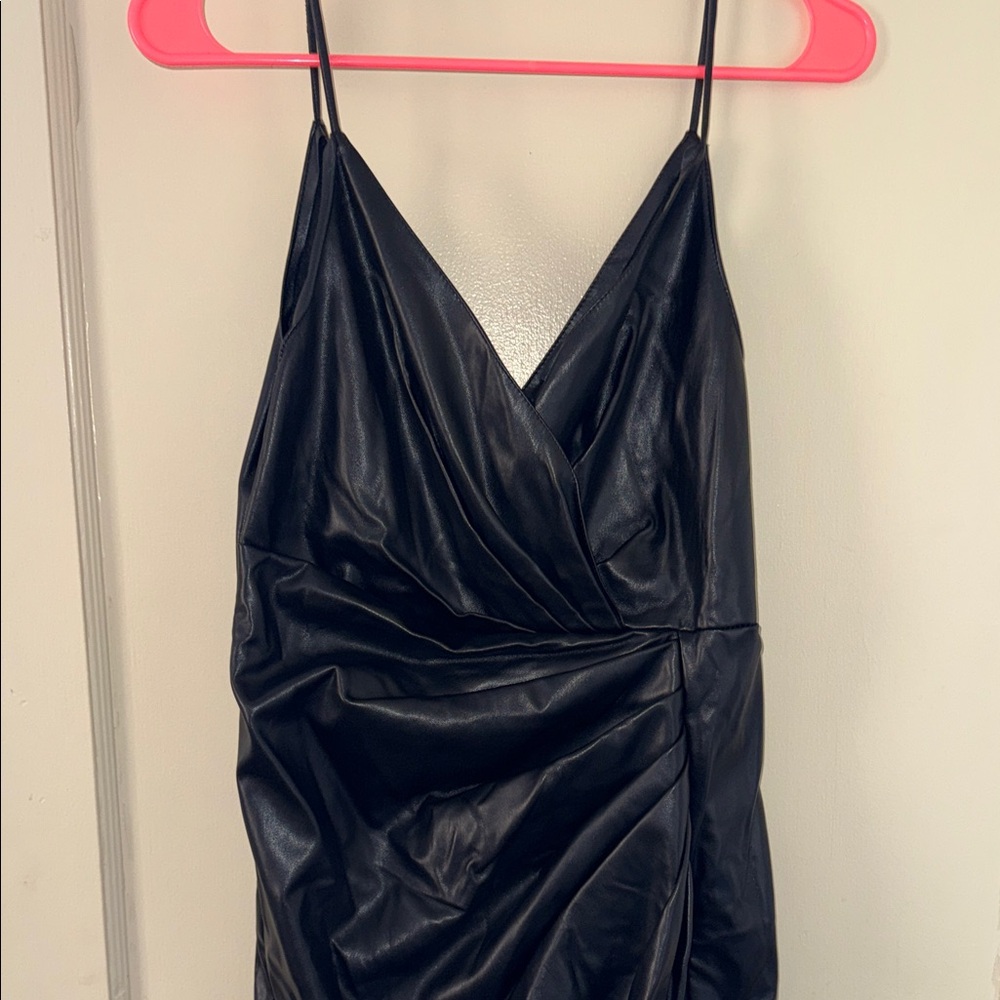 DO+BE Elegant Black Backless Dress